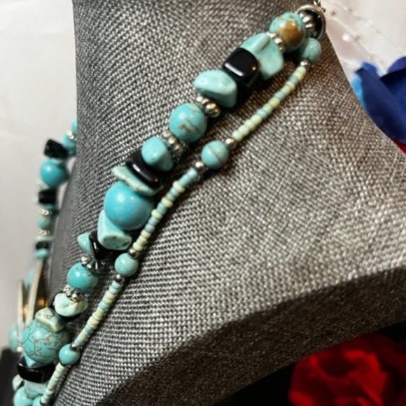 Unique Turquois and Silver Necklace - Picture 2 of 3